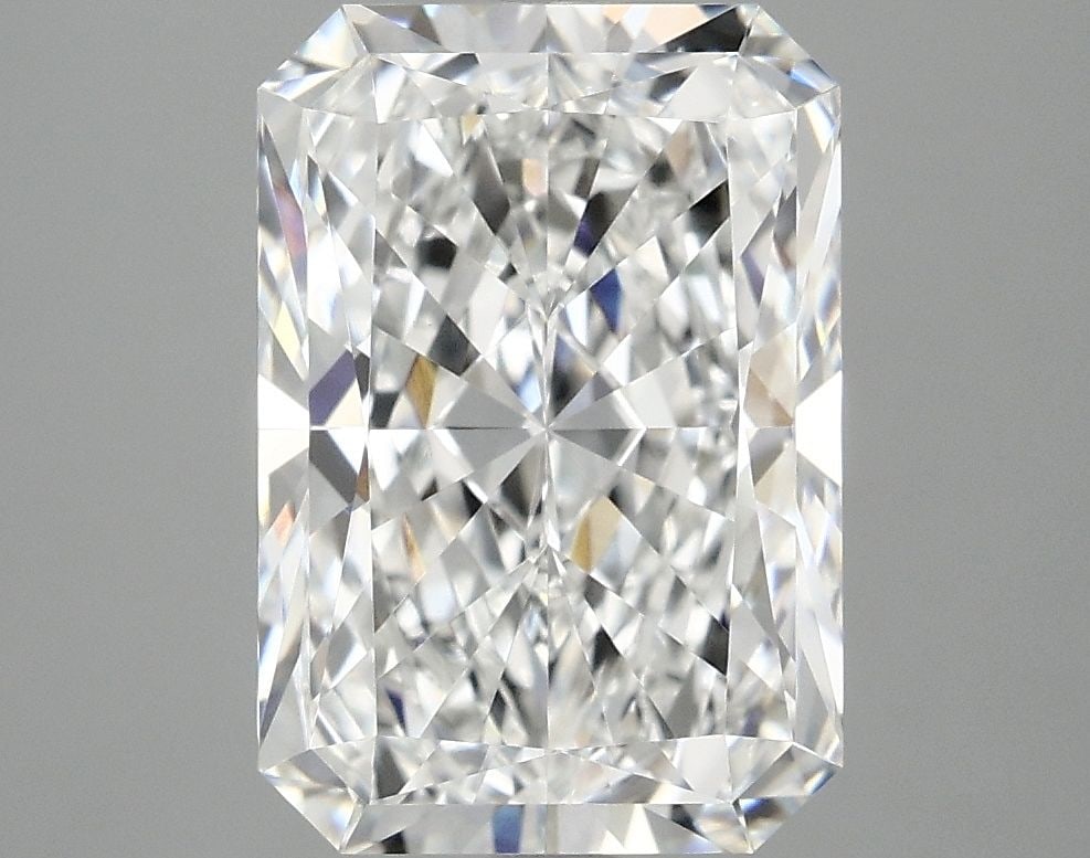 IGI Radiant 4.08ct E VVS2 - Loose Lab Diamond: IGI Radiant 4.08ct E VVS2 - Loose Lab Diamond Item Specifics: Source: This Is A Real Diamond Grown In A Lab Not Mined. Carat: 4.08 Cut: - Color: E Clarity: VVS2 Polish: EX Symmetry: EX Measurements: 1