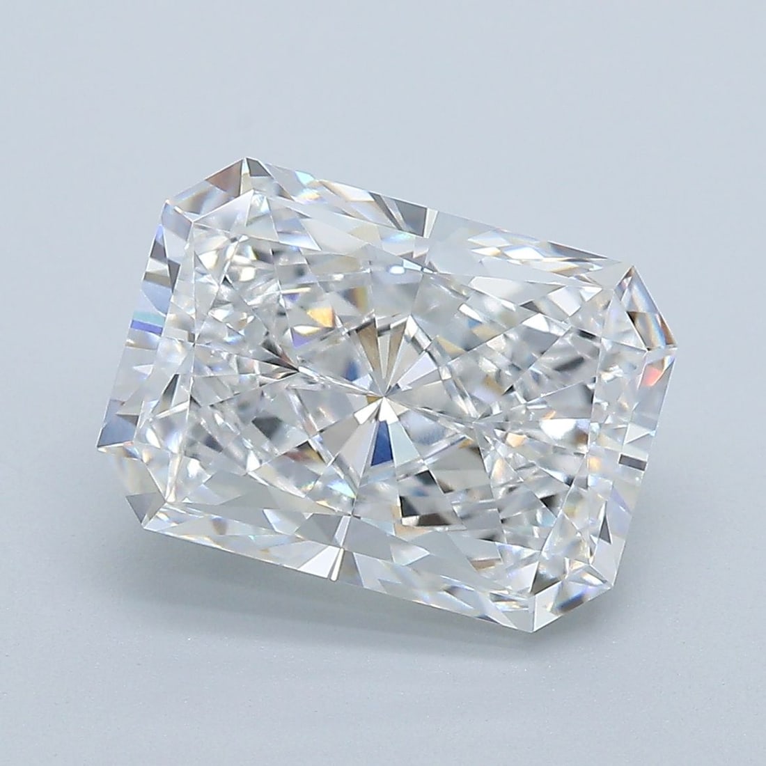 IGI Radiant 4.57ct D VVS2 - Loose Lab Diamond: IGI Radiant 4.57ct D VVS2 - Loose Lab Diamond Item Specifics: Source: This Is A Real Diamond Grown In A Lab Not Mined. Carat: 4.57 Cut: - Color: D Clarity: VVS2 Polish: EX Symmetry: EX Measurements: