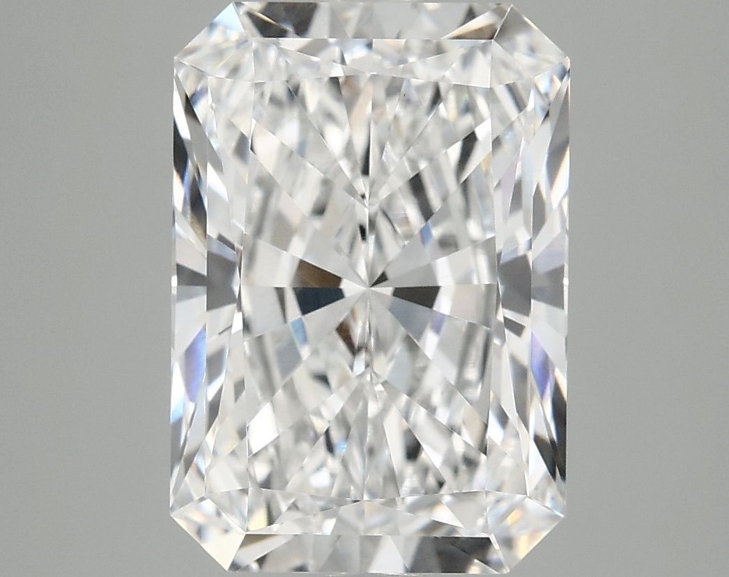 IGI Radiant 4.19ct E VVS2 - Loose Lab Diamond: IGI Radiant 4.19ct E VVS2 - Loose Lab Diamond Item Specifics: Source: This Is A Real Diamond Grown In A Lab Not Mined. Carat: 4.19 Cut: - Color: E Clarity: VVS2 Polish: EX Symmetry: EX Measurements: 1