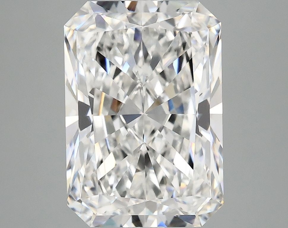 IGI Radiant 3.86ct E VVS2 - Loose Lab Diamond: IGI Radiant 3.86ct E VVS2 - Loose Lab Diamond Item Specifics: Source: This Is A Real Diamond Grown In A Lab Not Mined. Carat: 3.86 Cut: - Color: E Clarity: VVS2 Polish: EX Symmetry: EX Measurements: 1