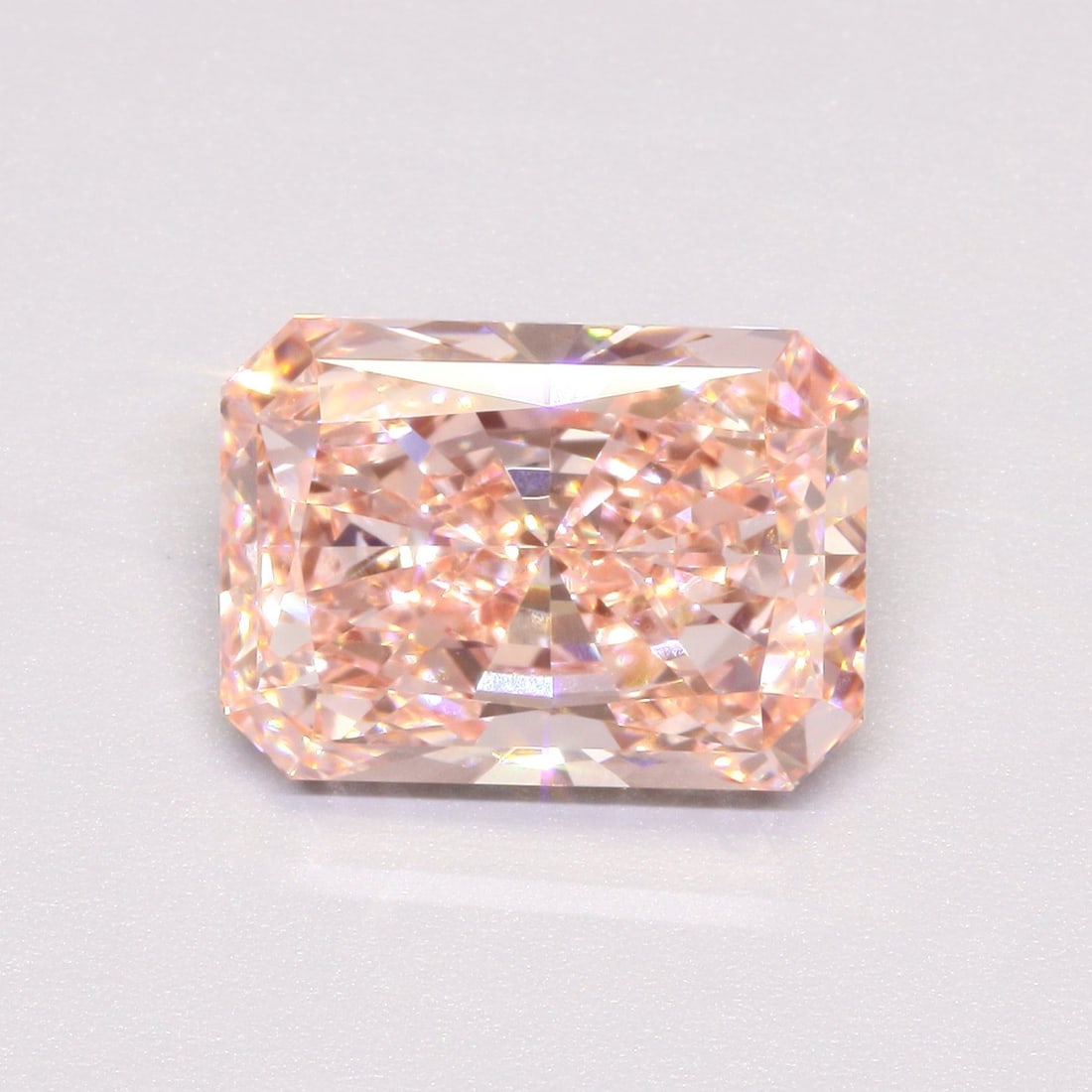 IGI Radiant 3.58ct Fancy Vivid Pink VVS2 - Loose Lab Diamond: IGI Radiant 3.58ct Fancy Vivid Pink VVS2 - Loose Lab Diamond Item Specifics: Source: This Is A Real Diamond Grown In A Lab Not Mined. Carat: 3.58 Cut: - Color: Fancy Vivid Pink Clarity: VVS2 Polish: E