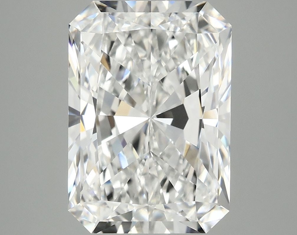 IGI Radiant 4.57ct E VVS2 - Loose Lab Diamond: IGI Radiant 4.57ct E VVS2 - Loose Lab Diamond Item Specifics: Source: This Is A Real Diamond Grown In A Lab Not Mined. Carat: 4.57 Cut: - Color: E Clarity: VVS2 Polish: EX Symmetry: EX Measurements: 1
