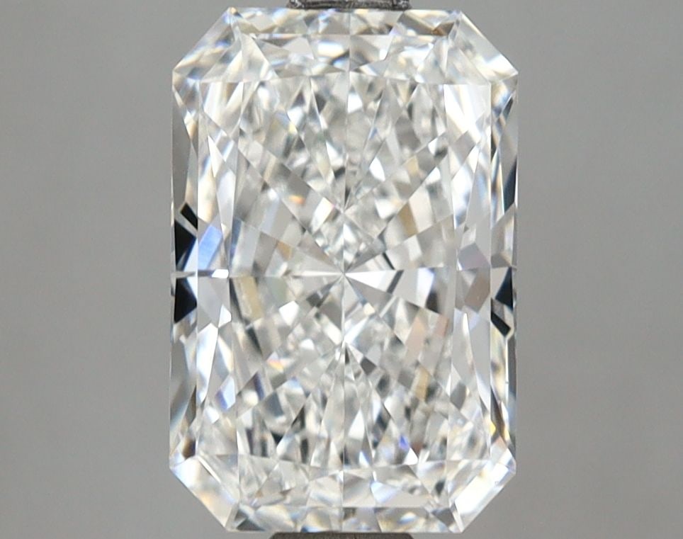IGI Radiant 2.55ct E VVS2 - Loose Lab Diamond: IGI Radiant 2.55ct E VVS2 - Loose Lab Diamond Item Specifics: Source: This Is A Real Diamond Grown In A Lab Not Mined. Carat: 2.55 Cut: - Color: E Clarity: VVS2 Polish: EX Symmetry: EX Measurements: 1