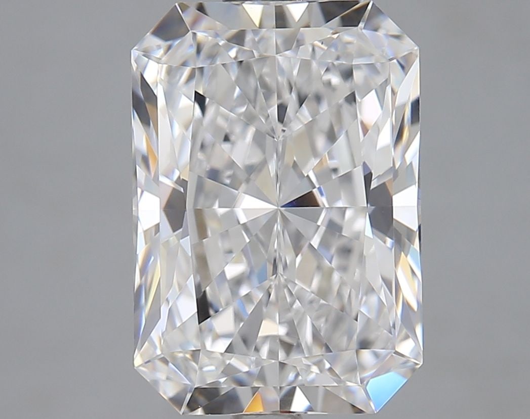GIA Radiant 3.6ct D VVS2 - Loose Lab Diamond: GIA Radiant 3.6ct D VVS2 - Loose Lab Diamond Item Specifics: Source: This Is A Real Diamond Grown In A Lab Not Mined. Carat: 3.6 Cut: - Color: D Clarity: VVS2 Polish: EX Symmetry: EX Measurements: 10.