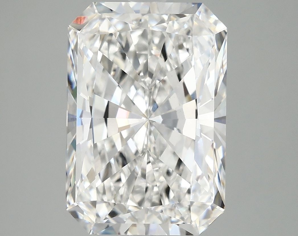 IGI Radiant 4.04ct E VVS2 - Loose Lab Diamond: IGI Radiant 4.04ct E VVS2 - Loose Lab Diamond Item Specifics: Source: This Is A Real Diamond Grown In A Lab Not Mined. Carat: 4.04 Cut: - Color: E Clarity: VVS2 Polish: EX Symmetry: EX Measurements: 1