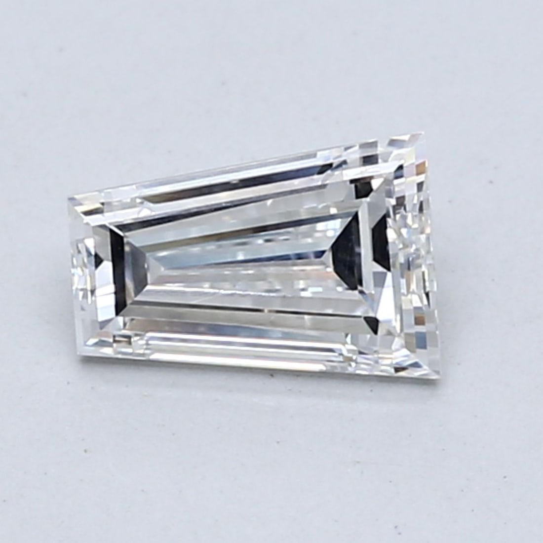 Tapered Baguette 0.82ct E VVS2 - Loose Lab Diamond: Tapered Baguette 0.82ct E VVS2 - Loose Lab Diamond Item Specifics: Source: This Is A Real Diamond Grown In A Lab Not Mined. Carat: 0.82 Cut: - Color: E Clarity: VVS2 Polish: VG Symmetry: VG Measuremen