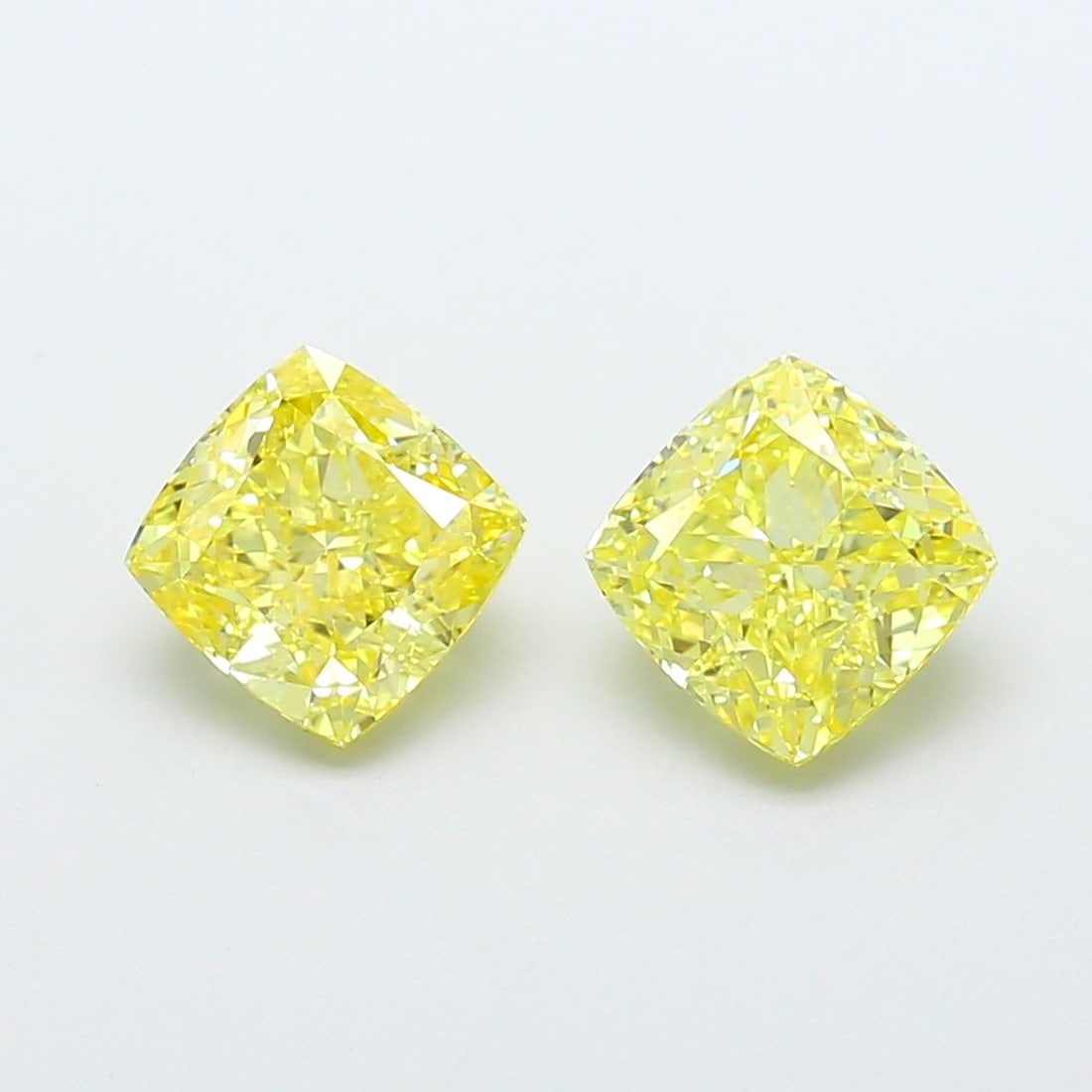 IGI Cushion Modified 1.59ct Fancy Vivid Yellow VVS2 - Loose Lab Diamond: IGI Cushion Modified 1.59ct Fancy Vivid Yellow VVS2 - Loose Lab Diamond Item Specifics: Source: This Is A Real Diamond Grown In A Lab Not Mined. Carat: 1.59 Cut: - Color: Fancy Vivid Yellow Clarity: V