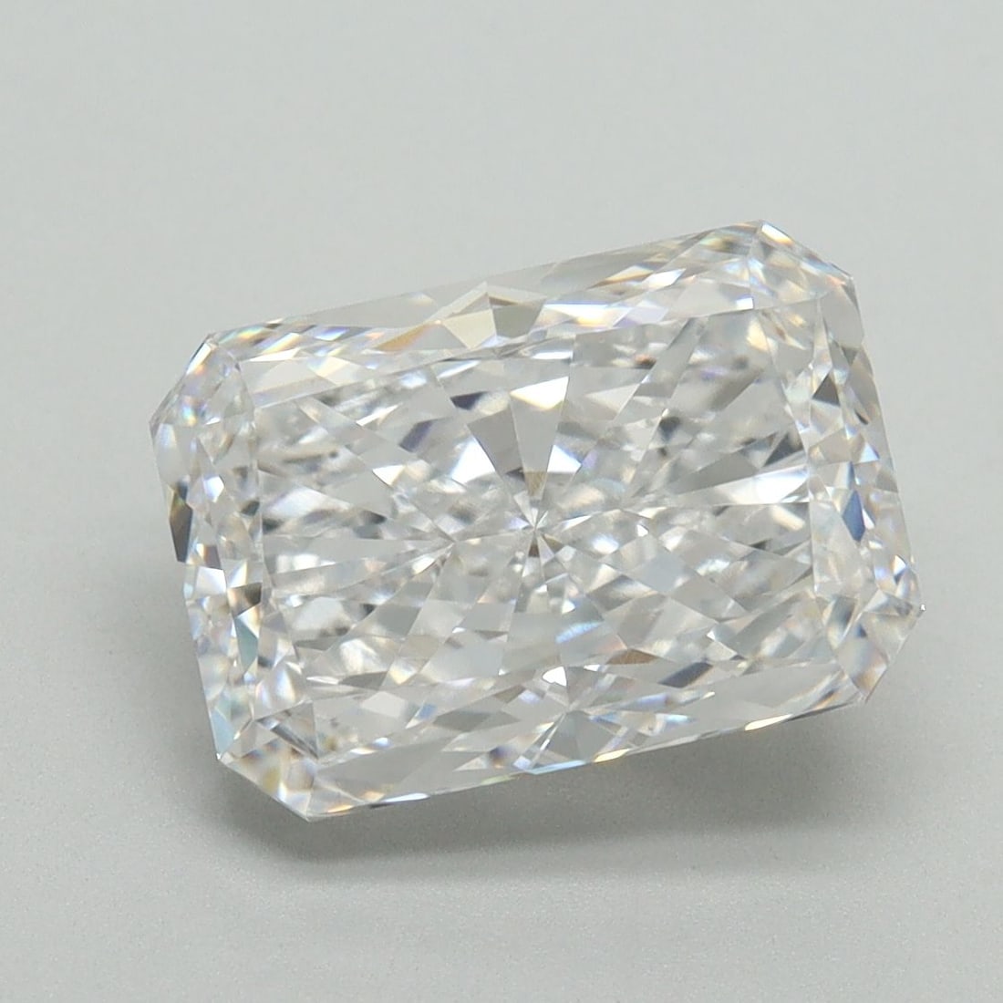 IGI Radiant 4.02ct D VVS2 - Loose Lab Diamond: IGI Radiant 4.02ct D VVS2 - Loose Lab Diamond Item Specifics: Source: This Is A Real Diamond Grown In A Lab Not Mined. Carat: 4.02 Cut: - Color: D Clarity: VVS2 Polish: EX Symmetry: EX Measurements: 1