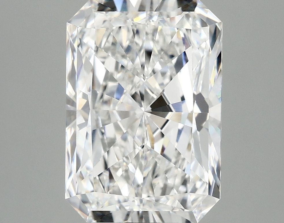 IGI Radiant 3.9ct E VVS2 - Loose Lab Diamond: IGI Radiant 3.9ct E VVS2 - Loose Lab Diamond Item Specifics: Source: This Is A Real Diamond Grown In A Lab Not Mined. Carat: 3.9 Cut: - Color: E Clarity: VVS2 Polish: EX Symmetry: EX Measurements: 11.