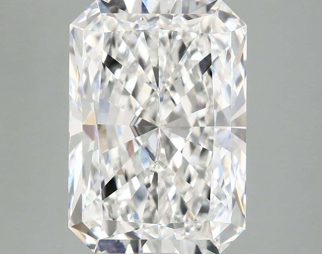 IGI Radiant 4.99ct E VVS2 - Loose Lab Diamond: IGI Radiant 4.99ct E VVS2 - Loose Lab Diamond Item Specifics: Source: This Is A Real Diamond Grown In A Lab Not Mined. Carat: 4.99 Cut: - Color: E Clarity: VVS2 Polish: EX Symmetry: EX Measurements: 1
