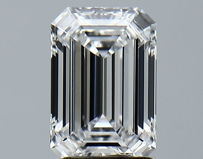 GIA Emerald 2.14ct E VVS2 - Loose Lab Diamond: GIA Emerald 2.14ct E VVS2 - Loose Lab Diamond Item Specifics: Source: This Is A Real Diamond Grown In A Lab Not Mined. Carat: 2.14 Cut: - Color: E Clarity: VVS2 Polish: EX Symmetry: EX Measurements: 9