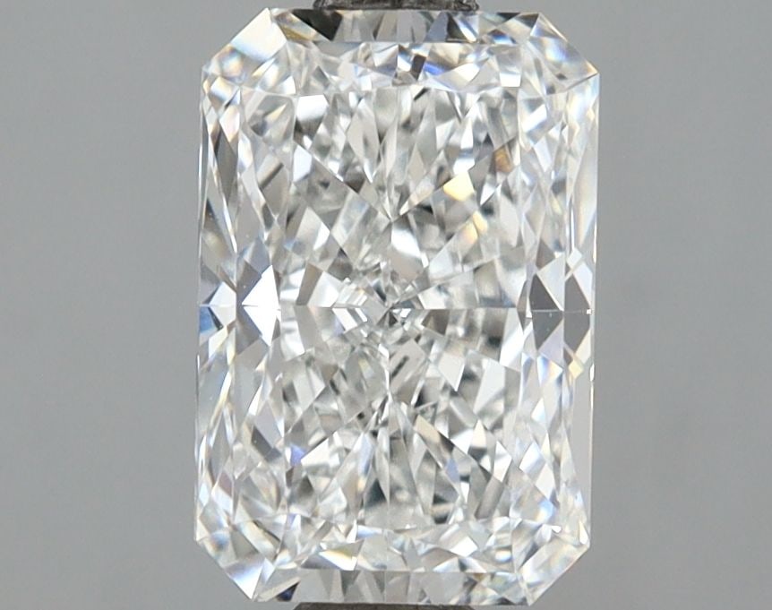 IGI Radiant 3.04ct E VVS2 - Loose Lab Diamond: IGI Radiant 3.04ct E VVS2 - Loose Lab Diamond Item Specifics: Source: This Is A Real Diamond Grown In A Lab Not Mined. Carat: 3.04 Cut: - Color: E Clarity: VVS2 Polish: EX Symmetry: EX Measurements: 1