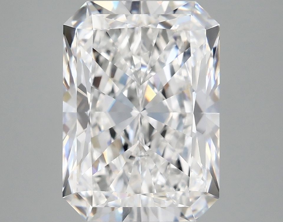 IGI Radiant 4.15ct E VVS2 - Loose Lab Diamond: IGI Radiant 4.15ct E VVS2 - Loose Lab Diamond Item Specifics: Source: This Is A Real Diamond Grown In A Lab Not Mined. Carat: 4.15 Cut: - Color: E Clarity: VVS2 Polish: EX Symmetry: EX Measurements: 1