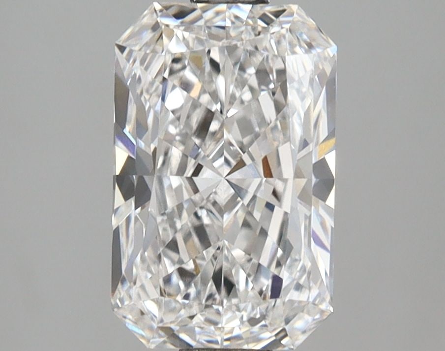 IGI Radiant 2.06ct E VVS2 - Loose Lab Diamond: IGI Radiant 2.06ct E VVS2 - Loose Lab Diamond Item Specifics: Source: This Is A Real Diamond Grown In A Lab Not Mined. Carat: 2.06 Cut: - Color: E Clarity: VVS2 Polish: EX Symmetry: EX Measurements: 9