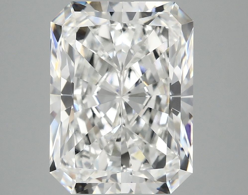 IGI Radiant 4.93ct E VVS2 - Loose Lab Diamond: IGI Radiant 4.93ct E VVS2 - Loose Lab Diamond Item Specifics: Source: This Is A Real Diamond Grown In A Lab Not Mined. Carat: 4.93 Cut: - Color: E Clarity: VVS2 Polish: EX Symmetry: EX Measurements: 1