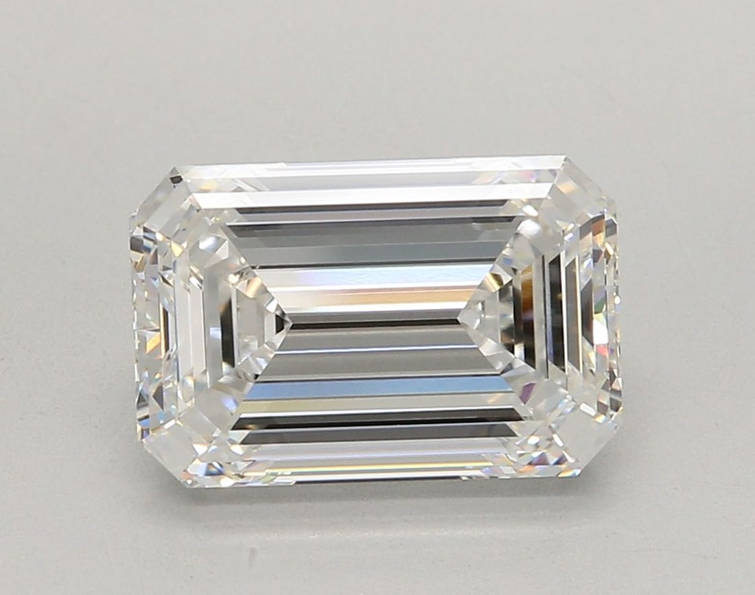 IGI Emerald 5.04ct E VVS1 - Loose Lab Diamond: IGI Emerald 5.04ct E VVS1 - Loose Lab Diamond Item Specifics: Source: This Is A Real Diamond Grown In A Lab Not Mined. Carat: 5.04 Cut: - Color: E Clarity: VVS1 Polish: EX Symmetry: EX Measurements: 1