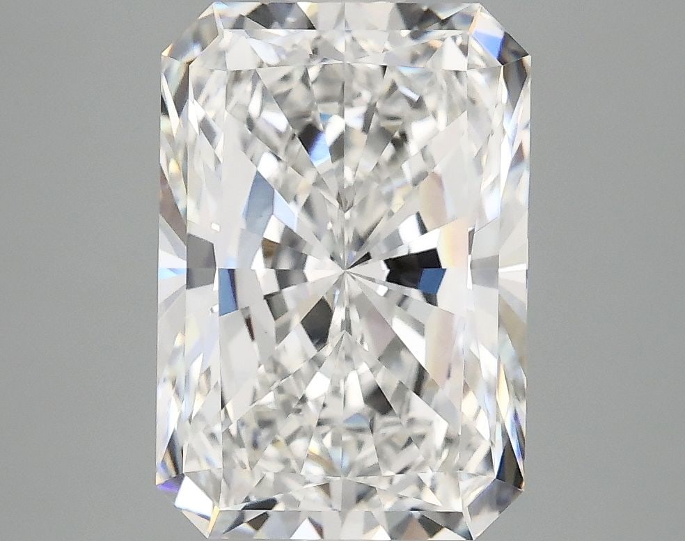 IGI Radiant 3.95ct E VVS2 - Loose Lab Diamond: IGI Radiant 3.95ct E VVS2 - Loose Lab Diamond Item Specifics: Source: This Is A Real Diamond Grown In A Lab Not Mined. Carat: 3.95 Cut: - Color: E Clarity: VVS2 Polish: EX Symmetry: EX Measurements: 1