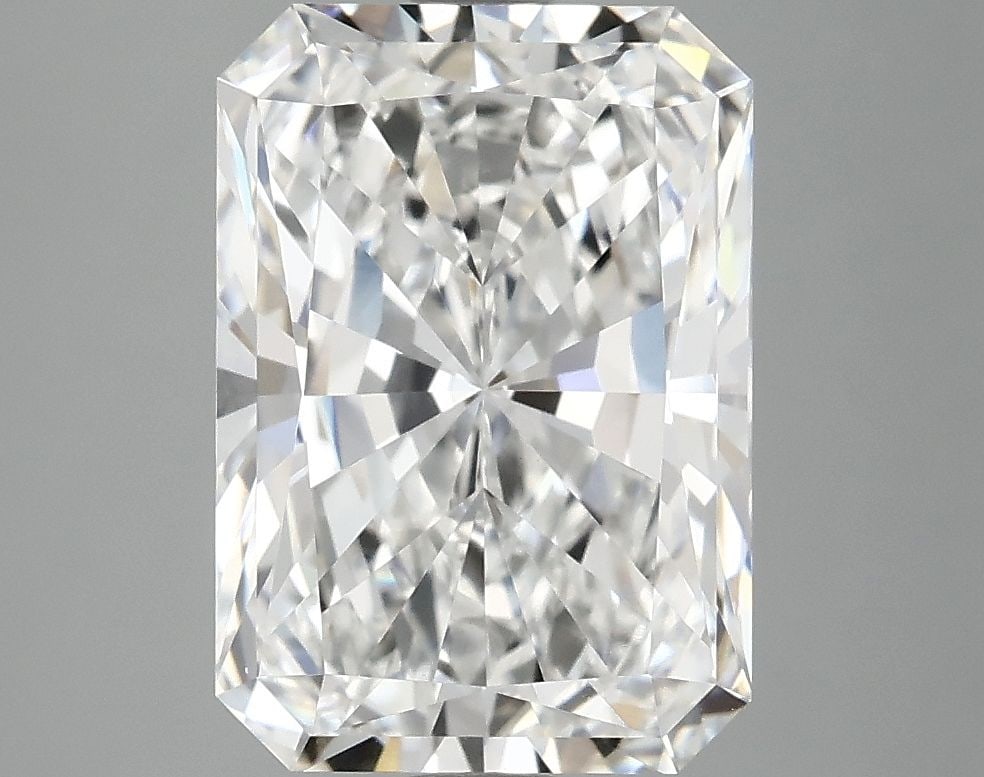 IGI Radiant 3.96ct E VVS2 - Loose Lab Diamond: IGI Radiant 3.96ct E VVS2 - Loose Lab Diamond Item Specifics: Source: This Is A Real Diamond Grown In A Lab Not Mined. Carat: 3.96 Cut: - Color: E Clarity: VVS2 Polish: EX Symmetry: EX Measurements: 1