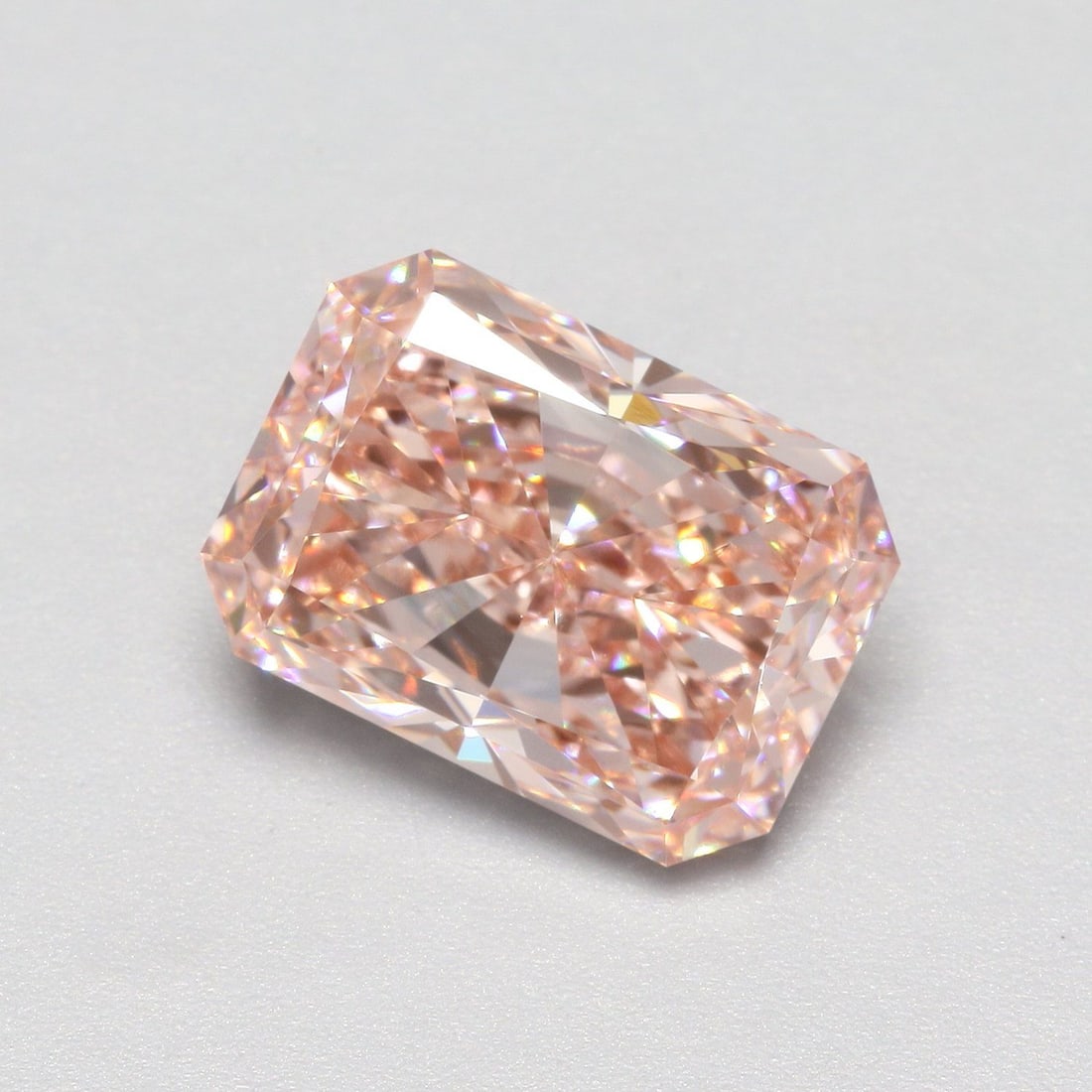 IGI Radiant 4.03ct Fancy Vivid Pink VVS2 - Loose Lab Diamond: IGI Radiant 4.03ct Fancy Vivid Pink VVS2 - Loose Lab Diamond Item Specifics: Source: This Is A Real Diamond Grown In A Lab Not Mined. Carat: 4.03 Cut: - Color: Fancy Vivid Pink Clarity: VVS2 Polish: E