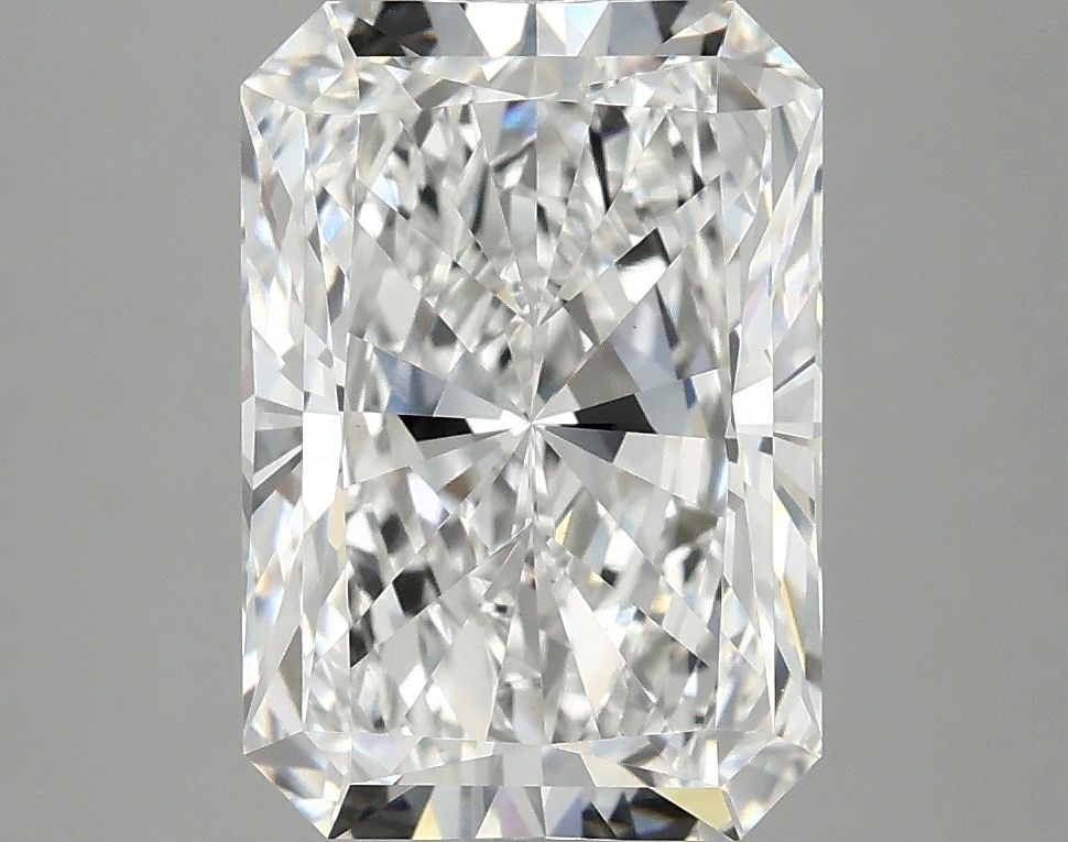 IGI Radiant 3.95ct E VVS2 - Loose Lab Diamond: IGI Radiant 3.95ct E VVS2 - Loose Lab Diamond Item Specifics: Source: This Is A Real Diamond Grown In A Lab Not Mined. Carat: 3.95 Cut: - Color: E Clarity: VVS2 Polish: EX Symmetry: EX Measurements: 1