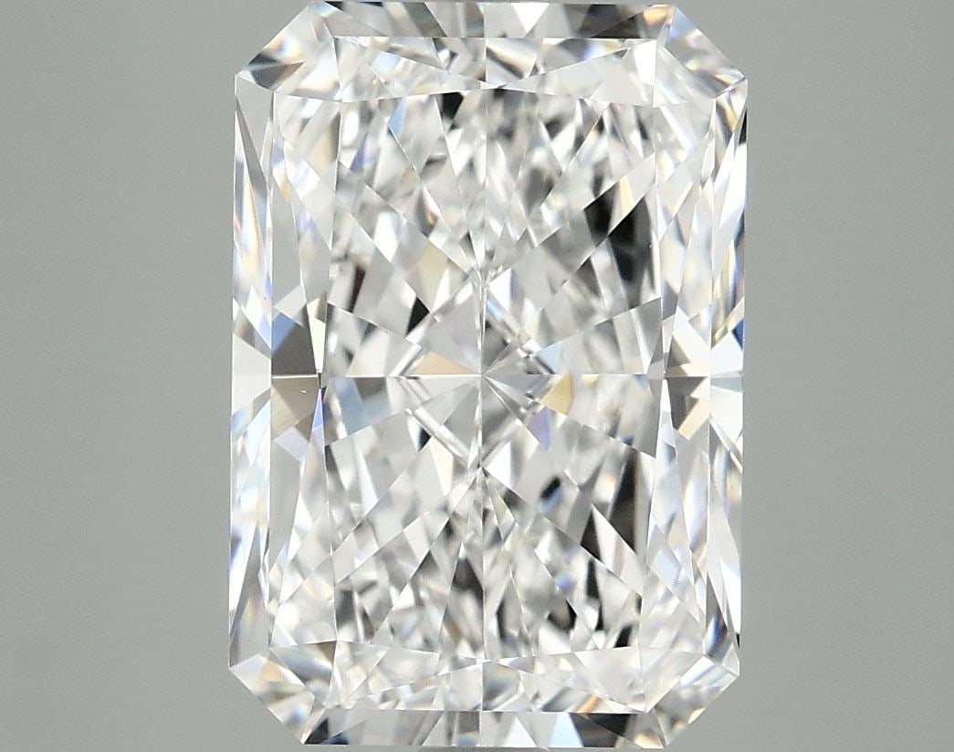 IGI Radiant 4.86ct E VVS2 - Loose Lab Diamond: IGI Radiant 4.86ct E VVS2 - Loose Lab Diamond Item Specifics: Source: This Is A Real Diamond Grown In A Lab Not Mined. Carat: 4.86 Cut: - Color: E Clarity: VVS2 Polish: EX Symmetry: EX Measurements: 1