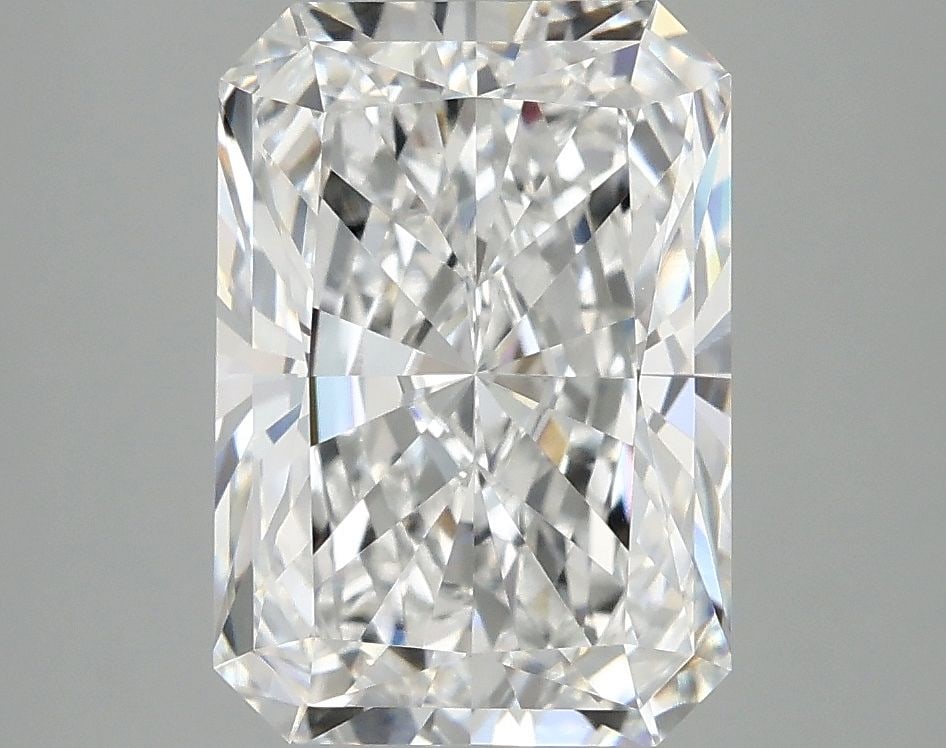 IGI Radiant 3.96ct E VVS2 - Loose Lab Diamond: IGI Radiant 3.96ct E VVS2 - Loose Lab Diamond Item Specifics: Source: This Is A Real Diamond Grown In A Lab Not Mined. Carat: 3.96 Cut: - Color: E Clarity: VVS2 Polish: EX Symmetry: EX Measurements: 1
