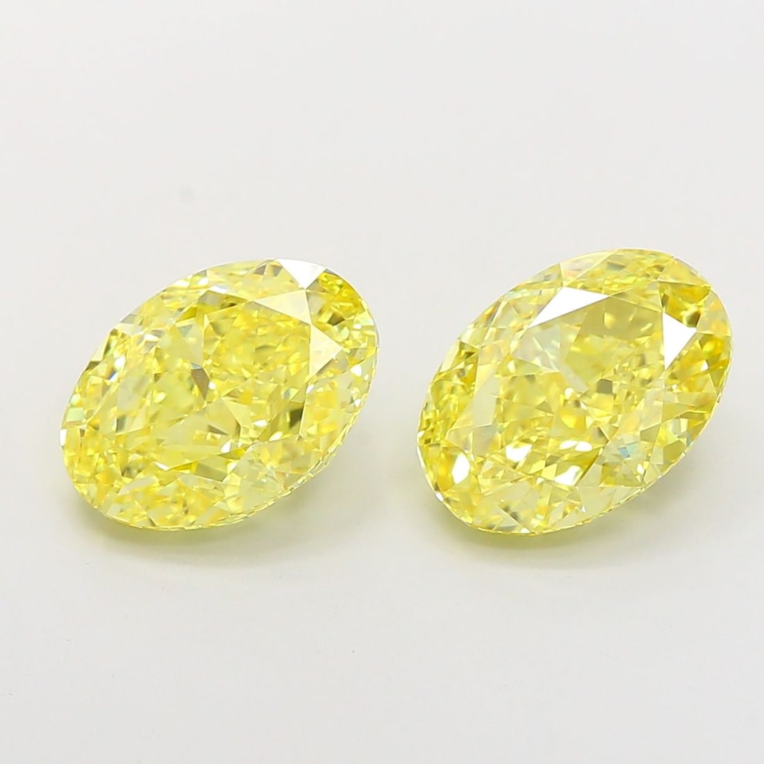 IGI Oval 4.02ct Fancy Vivid Yellow VVS2 - Loose Lab Diamond (1 of 1)