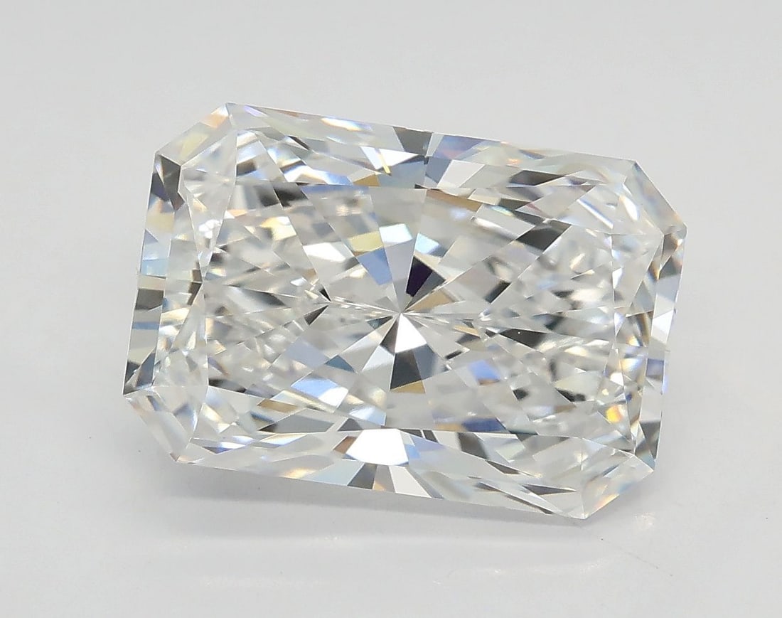 GIA Radiant 4.05ct E VVS2 - Loose Lab Diamond: GIA Radiant 4.05ct E VVS2 - Loose Lab Diamond Item Specifics: Source: This Is A Real Diamond Grown In A Lab Not Mined. Carat: 4.05 Cut: - Color: E Clarity: VVS2 Polish: EX Symmetry: EX Measurements: 1