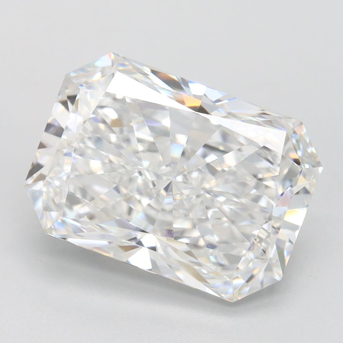 IGI Radiant 4.0ct E IF - Loose Lab Diamond: IGI Radiant 4.0ct E IF - Loose Lab Diamond Item Specifics: Source: This Is A Real Diamond Grown In A Lab Not Mined. Carat: 4.0 Cut: - Color: E Clarity: IF Polish: EX Symmetry: EX Measurements: 11.1L X