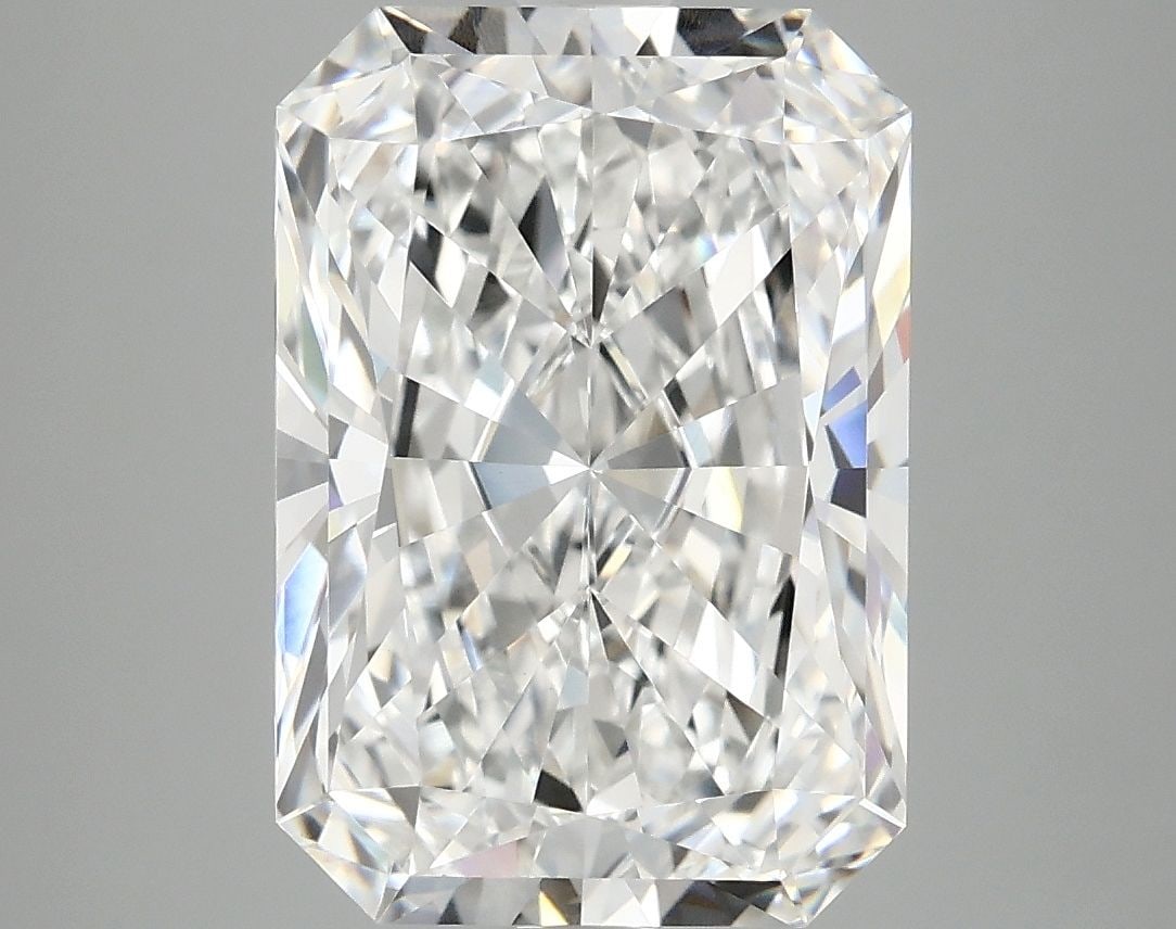 IGI Radiant 4.99ct E VVS2 - Loose Lab Diamond: IGI Radiant 4.99ct E VVS2 - Loose Lab Diamond Item Specifics: Source: This Is A Real Diamond Grown In A Lab Not Mined. Carat: 4.99 Cut: - Color: E Clarity: VVS2 Polish: EX Symmetry: EX Measurements: 1