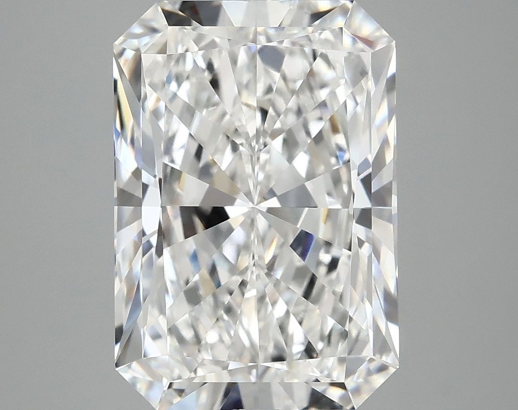 IGI Radiant 4.98ct E VVS2 - Loose Lab Diamond: IGI Radiant 4.98ct E VVS2 - Loose Lab Diamond Item Specifics: Source: This Is A Real Diamond Grown In A Lab Not Mined. Carat: 4.98 Cut: - Color: E Clarity: VVS2 Polish: EX Symmetry: EX Measurements: 1