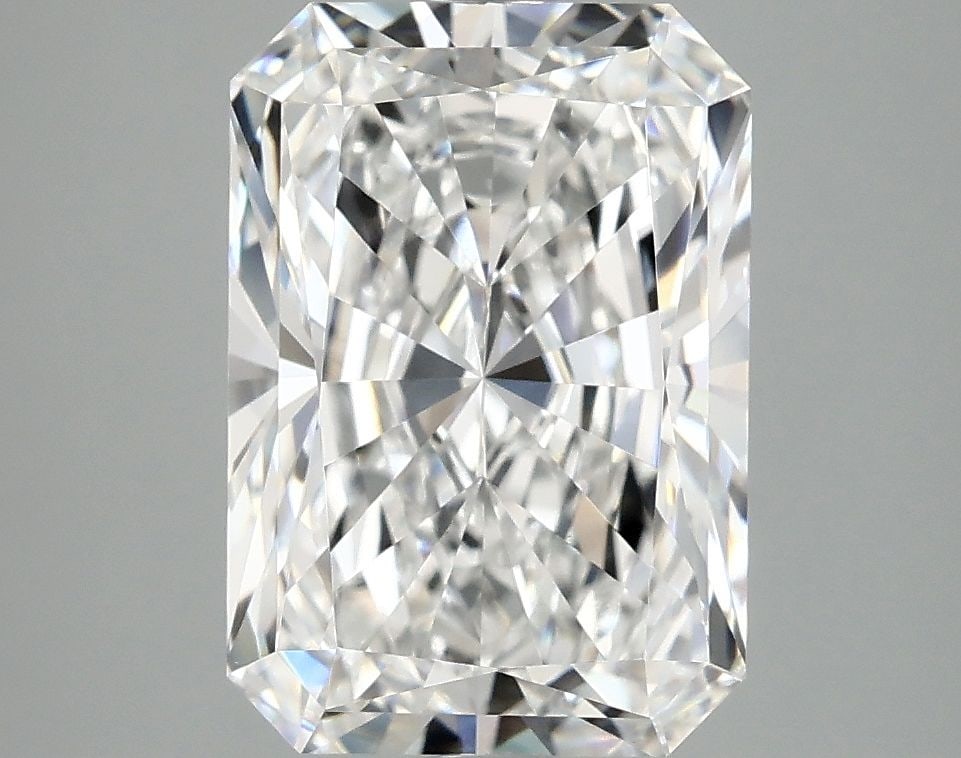 IGI Radiant 3.95ct E VVS2 - Loose Lab Diamond: IGI Radiant 3.95ct E VVS2 - Loose Lab Diamond Item Specifics: Source: This Is A Real Diamond Grown In A Lab Not Mined. Carat: 3.95 Cut: - Color: E Clarity: VVS2 Polish: EX Symmetry: EX Measurements: 1