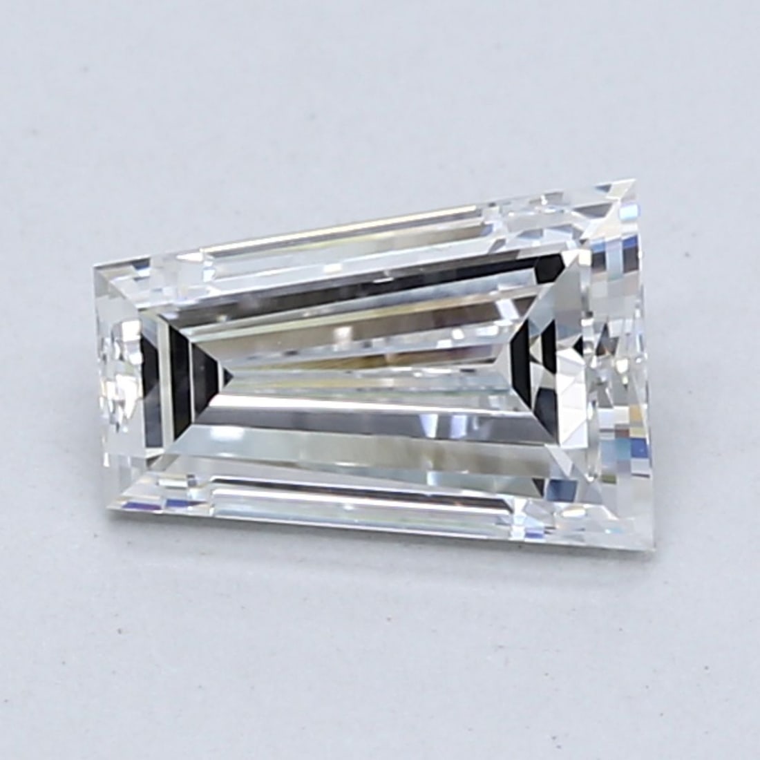 Tapered Baguette 1.01ct E VVS2 - Loose Lab Diamond: Tapered Baguette 1.01ct E VVS2 - Loose Lab Diamond Item Specifics: Source: This Is A Real Diamond Grown In A Lab Not Mined. Carat: 1.01 Cut: - Color: E Clarity: VVS2 Polish: VG Symmetry: VG Measuremen