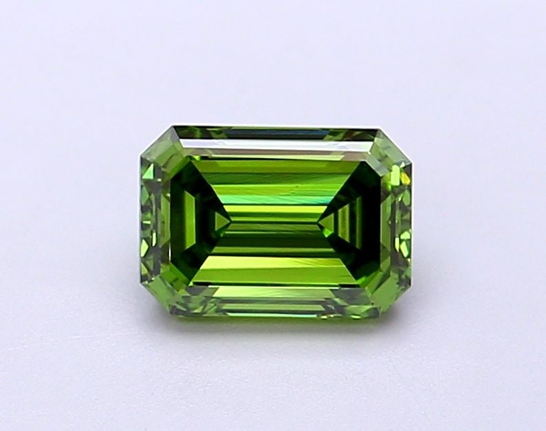 IGI Emerald 1.01ct Fancy Vivid Green VVS2 - Loose Lab Diamond: IGI Emerald 1.01ct Fancy Vivid Green VVS2 - Loose Lab Diamond Item Specifics: Source: This Is A Real Diamond Grown In A Lab Not Mined. Carat: 1.01 Cut: - Color: Fancy Vivid Green Clarity: VVS2 Polish: