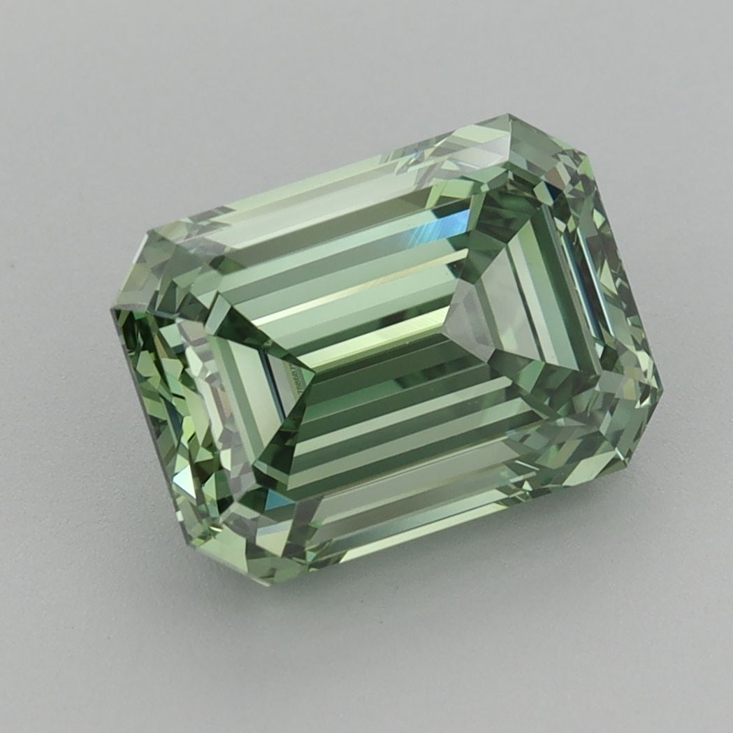IGI Emerald 3.58ct Fancy Vivid Green VVS2 - Loose Lab Diamond: IGI Emerald 3.58ct Fancy Vivid Green VVS2 - Loose Lab Diamond Item Specifics: Source: This Is A Real Diamond Grown In A Lab Not Mined. Carat: 3.58 Cut: - Color: Fancy Vivid Green Clarity: VVS2 Polish:
