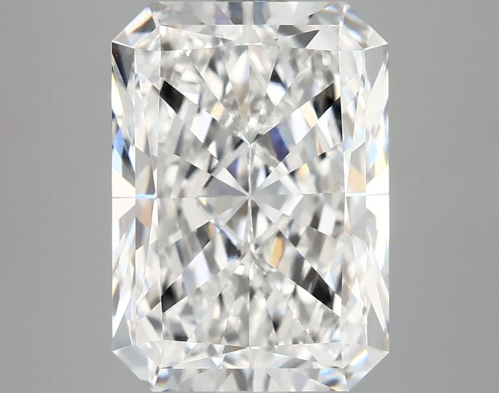 IGI Radiant 4.32ct E VVS2 - Loose Lab Diamond: IGI Radiant 4.32ct E VVS2 - Loose Lab Diamond Item Specifics: Source: This Is A Real Diamond Grown In A Lab Not Mined. Carat: 4.32 Cut: - Color: E Clarity: VVS2 Polish: EX Symmetry: EX Measurements: 1