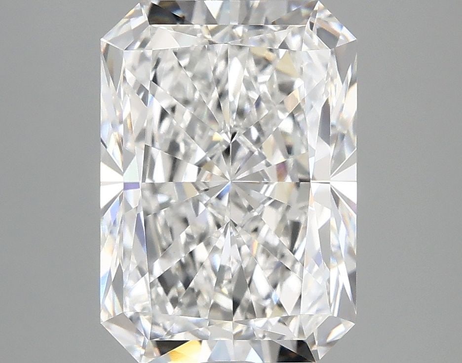 IGI Radiant 3.9ct E VVS2 - Loose Lab Diamond: IGI Radiant 3.9ct E VVS2 - Loose Lab Diamond Item Specifics: Source: This Is A Real Diamond Grown In A Lab Not Mined. Carat: 3.9 Cut: - Color: E Clarity: VVS2 Polish: EX Symmetry: EX Measurements: 10.