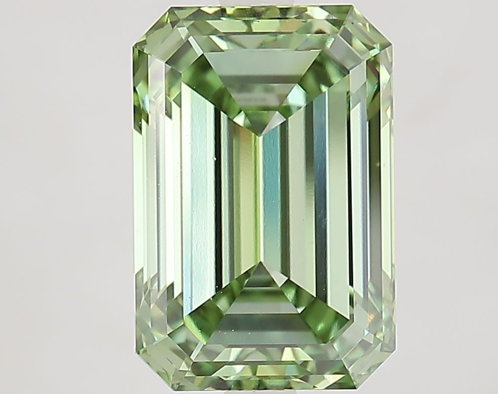 IGI Emerald 4.47ct Fancy Vivid Green VVS2 - Loose Lab Diamond: IGI Emerald 4.47ct Fancy Vivid Green VVS2 - Loose Lab Diamond Item Specifics: Source: This Is A Real Diamond Grown In A Lab Not Mined. Carat: 4.47 Cut: - Color: Fancy Vivid Green Clarity: VVS2 Polish: