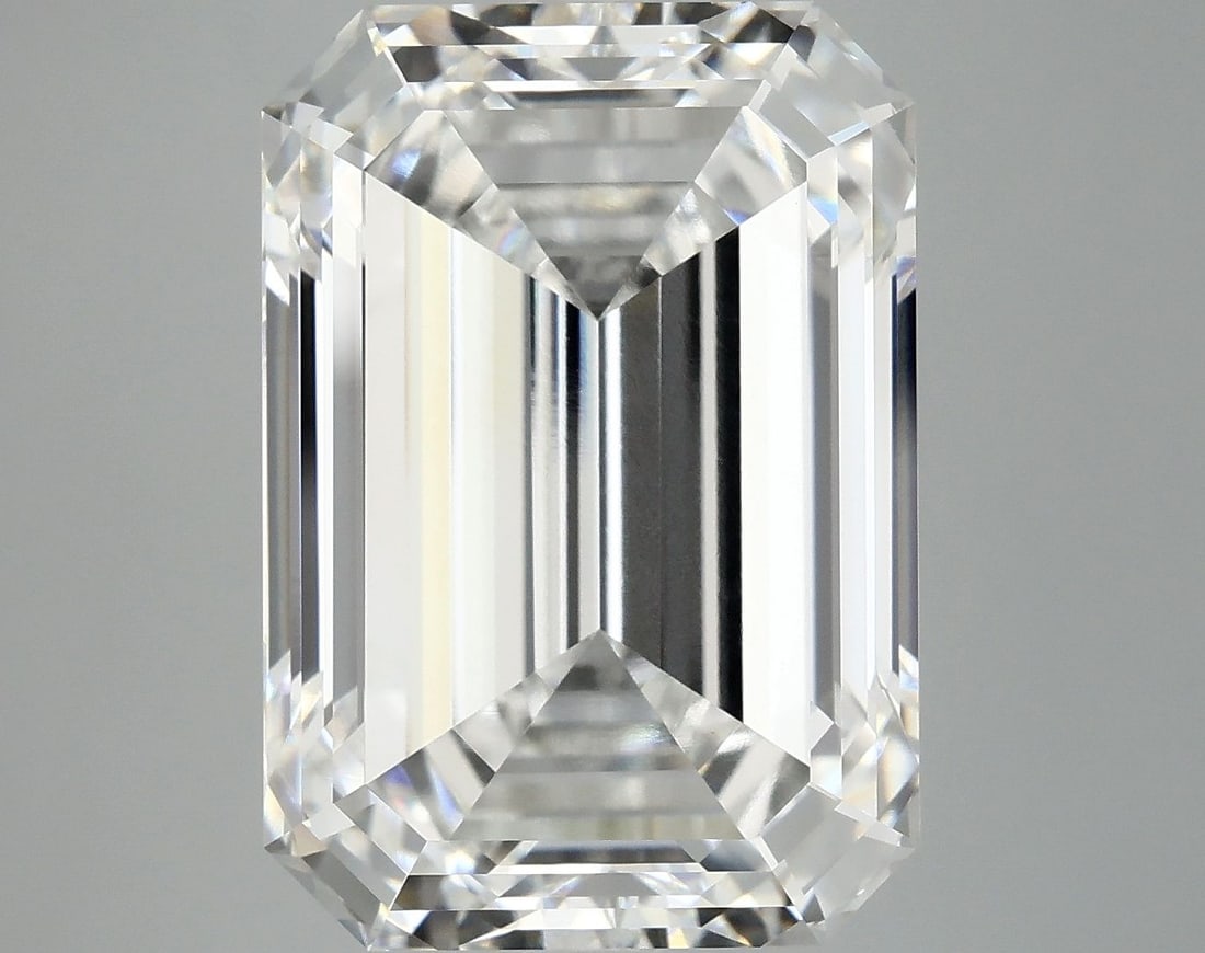 IGI Emerald 12.54ct E VVS2 - Loose Lab Diamond: IGI Emerald 12.54ct E VVS2 - Loose Lab Diamond Item Specifics: Source: This Is A Real Diamond Grown In A Lab Not Mined. Carat: 12.54 Cut: - Color: E Clarity: VVS2 Polish: EX Symmetry: EX