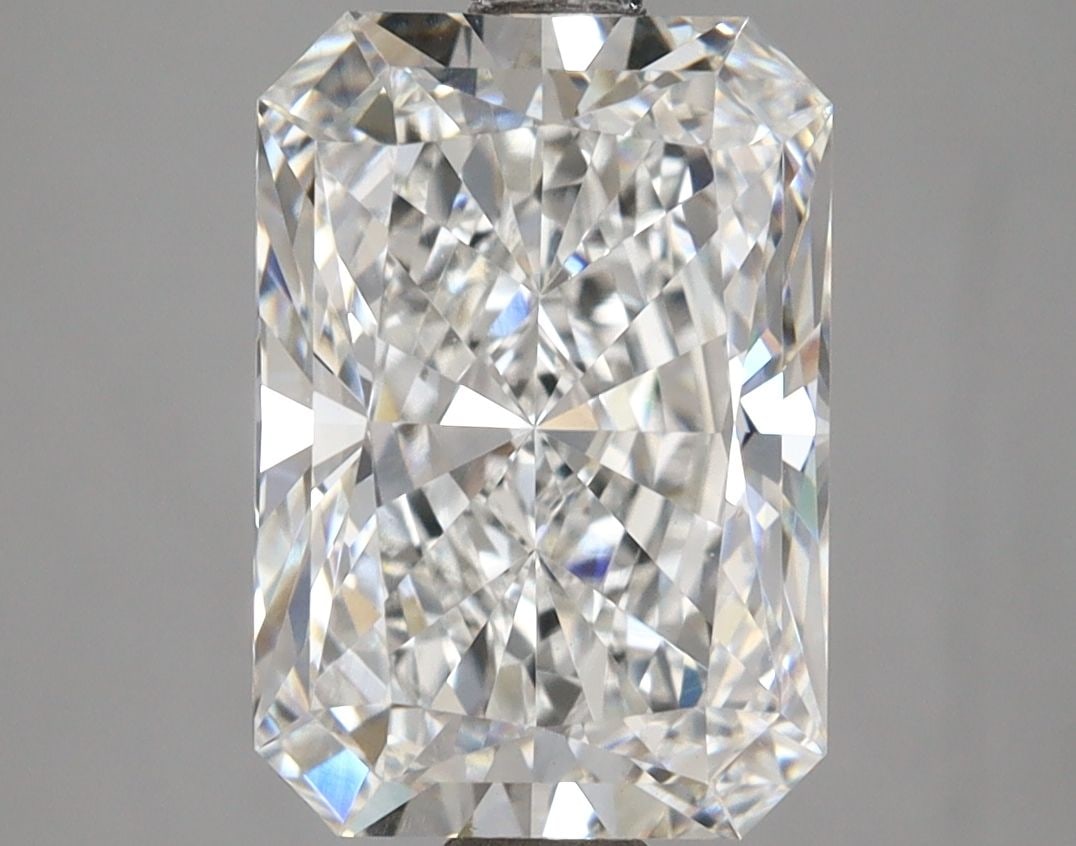 IGI Radiant 3.08ct E VVS2 - Loose Lab Diamond: IGI Radiant 3.08ct E VVS2 - Loose Lab Diamond Item Specifics: Source: This Is A Real Diamond Grown In A Lab Not Mined. Carat: 3.08 Cut: - Color: E Clarity: VVS2 Polish: EX Symmetry: EX Measurements: 1