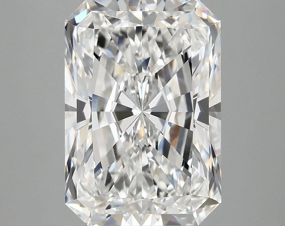 IGI Radiant 4.09ct E VVS2 - Loose Lab Diamond: IGI Radiant 4.09ct E VVS2 - Loose Lab Diamond Item Specifics: Source: This Is A Real Diamond Grown In A Lab Not Mined. Carat: 4.09 Cut: - Color: E Clarity: VVS2 Polish: EX Symmetry: EX Measurements: