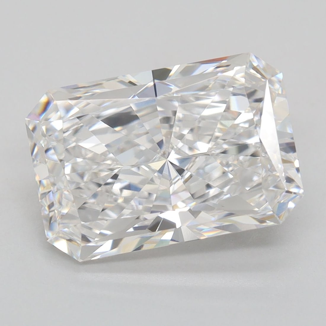 GIA Radiant 3.73ct E VVS2 - Loose Lab Diamond: GIA Radiant 3.73ct E VVS2 - Loose Lab Diamond Item Specifics: Source: This Is A Real Diamond Grown In A Lab Not Mined. Carat: 3.73 Cut: - Color: E Clarity: VVS2 Polish: EX Symmetry: EX Measurements: 1
