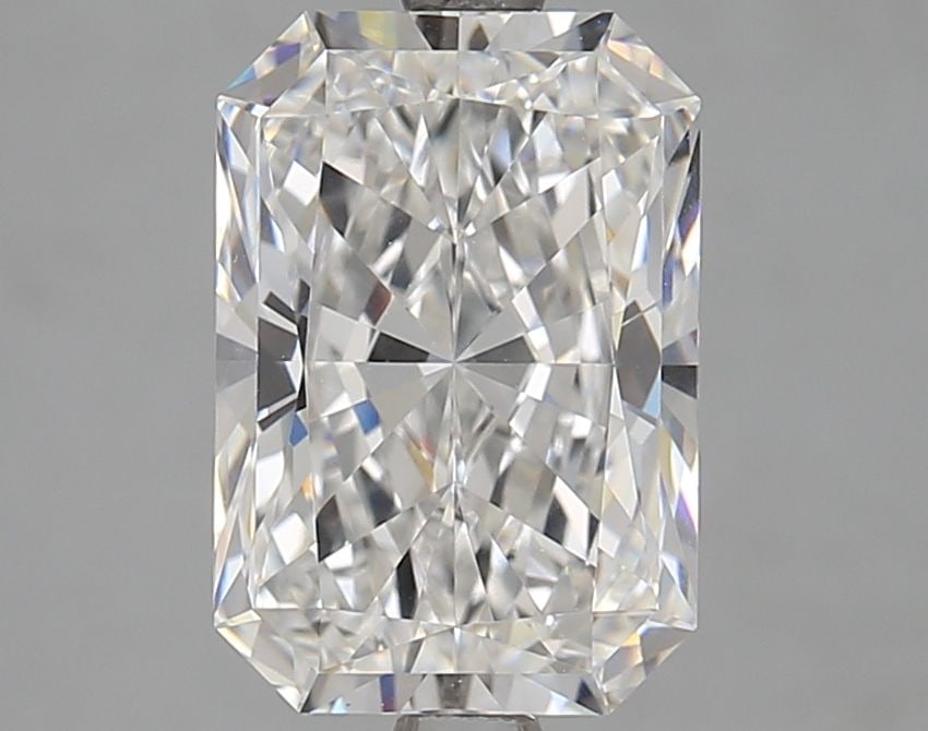 GIA Radiant 3.08ct E VVS2 - Loose Lab Diamond: GIA Radiant 3.08ct E VVS2 - Loose Lab Diamond Item Specifics: Source: This Is A Real Diamond Grown In A Lab Not Mined. Carat: 3.08 Cut: - Color: E Clarity: VVS2 Polish: EX Symmetry: EX Measurements: 1