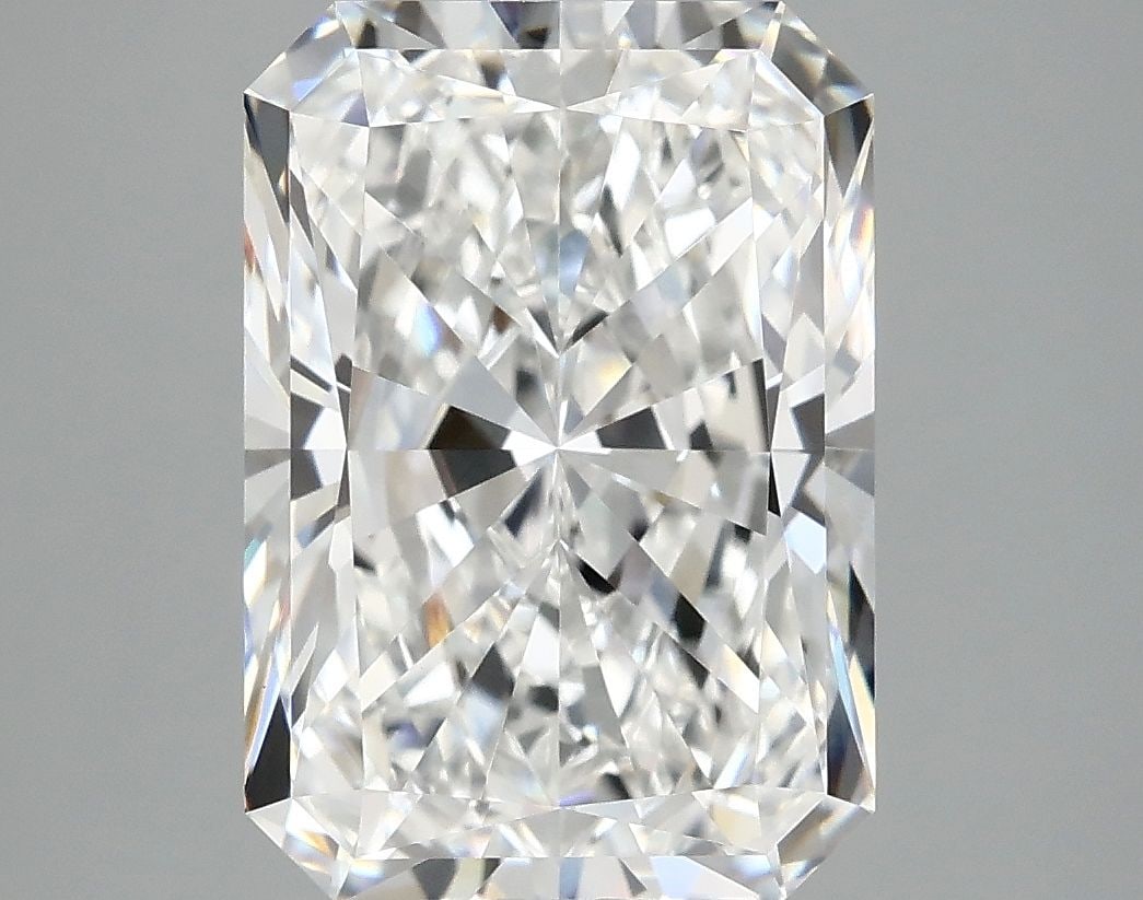 IGI Radiant 4.9ct E VVS2 - Loose Lab Diamond: IGI Radiant 4.9ct E VVS2 - Loose Lab Diamond Item Specifics: Source: This Is A Real Diamond Grown In A Lab Not Mined. Carat: 4.9 Cut: - Color: E Clarity: VVS2 Polish: EX Symmetry: EX Measurements: 11.