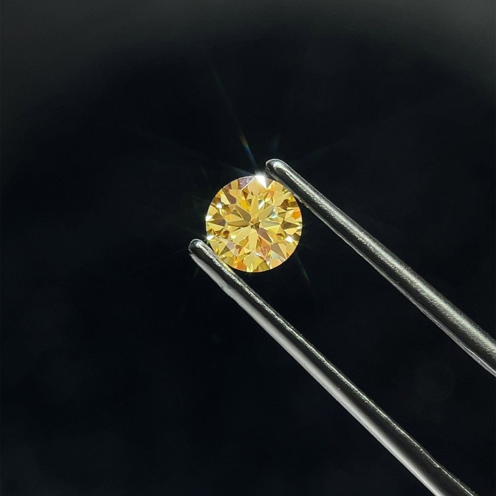 IGI Round 0.69ct Fancy Intense Yellow VVS2 - Ideal Loose Lab Diamond: IGI Round 0.69ct Fancy Intense Yellow VVS2 - Ideal Loose Lab Diamond Item Specifics: Source: This Is A Real Diamond Grown In A Lab Not Mined. Carat: 0.69 Cut: ID Color: Fancy Intense Yellow Clarity: V