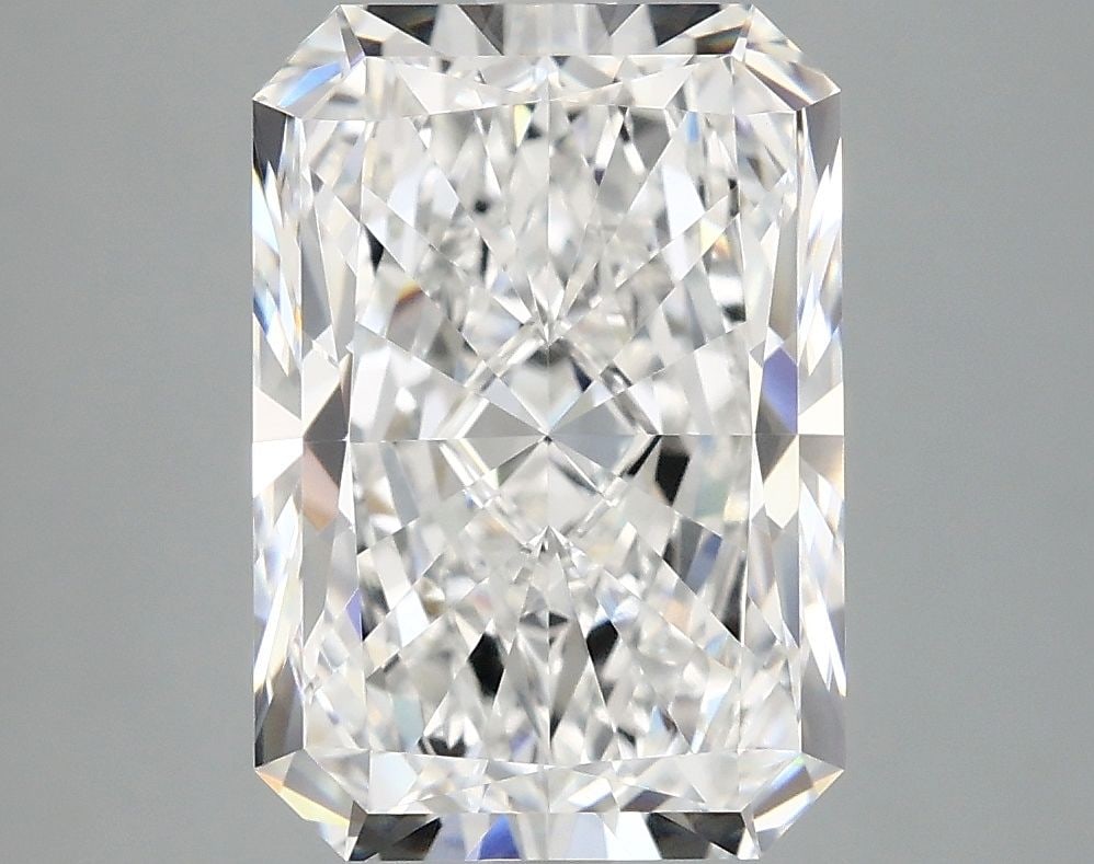 IGI Radiant 4.34ct E VVS2 - Loose Lab Diamond: IGI Radiant 4.34ct E VVS2 - Loose Lab Diamond Item Specifics: Source: This Is A Real Diamond Grown In A Lab Not Mined. Carat: 4.34 Cut: - Color: E Clarity: VVS2 Polish: EX Symmetry: EX Measurements: 1