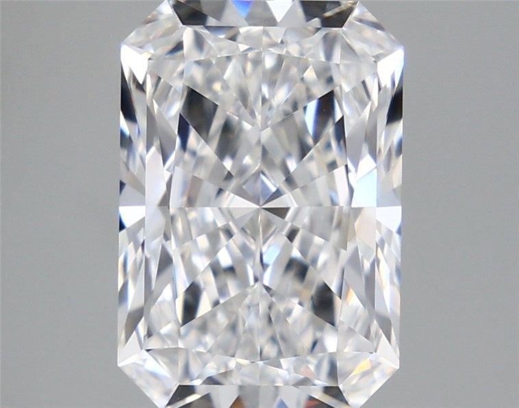 GIA Radiant 3.81ct E VVS2 - Loose Lab Diamond: GIA Radiant 3.81ct E VVS2 - Loose Lab Diamond Item Specifics: Source: This Is A Real Diamond Grown In A Lab Not Mined. Carat: 3.81 Cut: - Color: E Clarity: VVS2 Polish: EX Symmetry: EX Measurements: 1