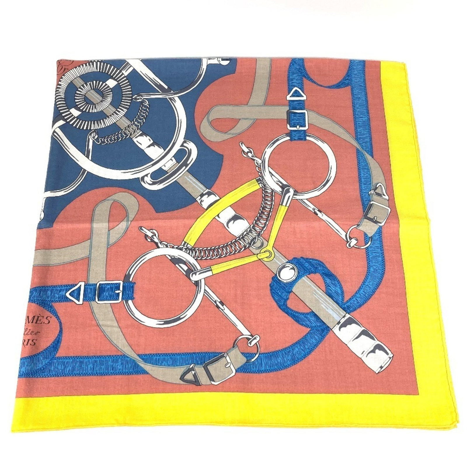 Silk cashmere shawl by Hermes: Silk cashmere shawl by Hermes Silk cashmere shawl by Hermes boasts a unique multi-color design, combining the luxurious textures of cashmere and silk. Measuring 1.4m x 1.4m, it offers a spacious and s