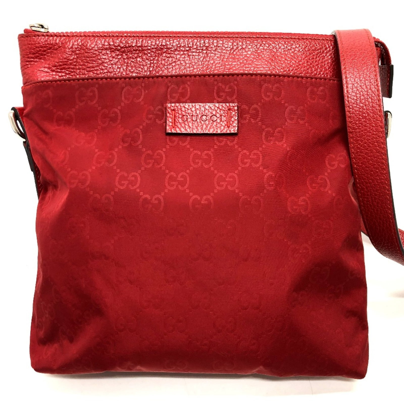 Gucci Shoulder Bag Other: Gucci Shoulder Bag Other Red Gucci Shoulder Bag with Notable Dimensions. This women's shoulder bag measures 29cm x 30cm x 6cm and features a signature that bears a notable mark. The bag's longest