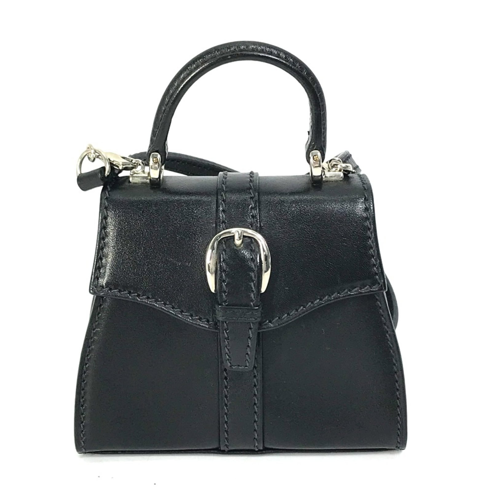 Gucci Shoulder Bag Leather: Gucci Shoulder Bag Leather This Gucci shoulder bag features sleek black leather and adjustable straps, perfect for everyday use. Measuring 48.8 inches in length when worn, it provides ample space for 